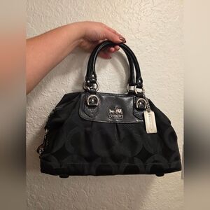 SOLD 🚫 COACH HANDBAG